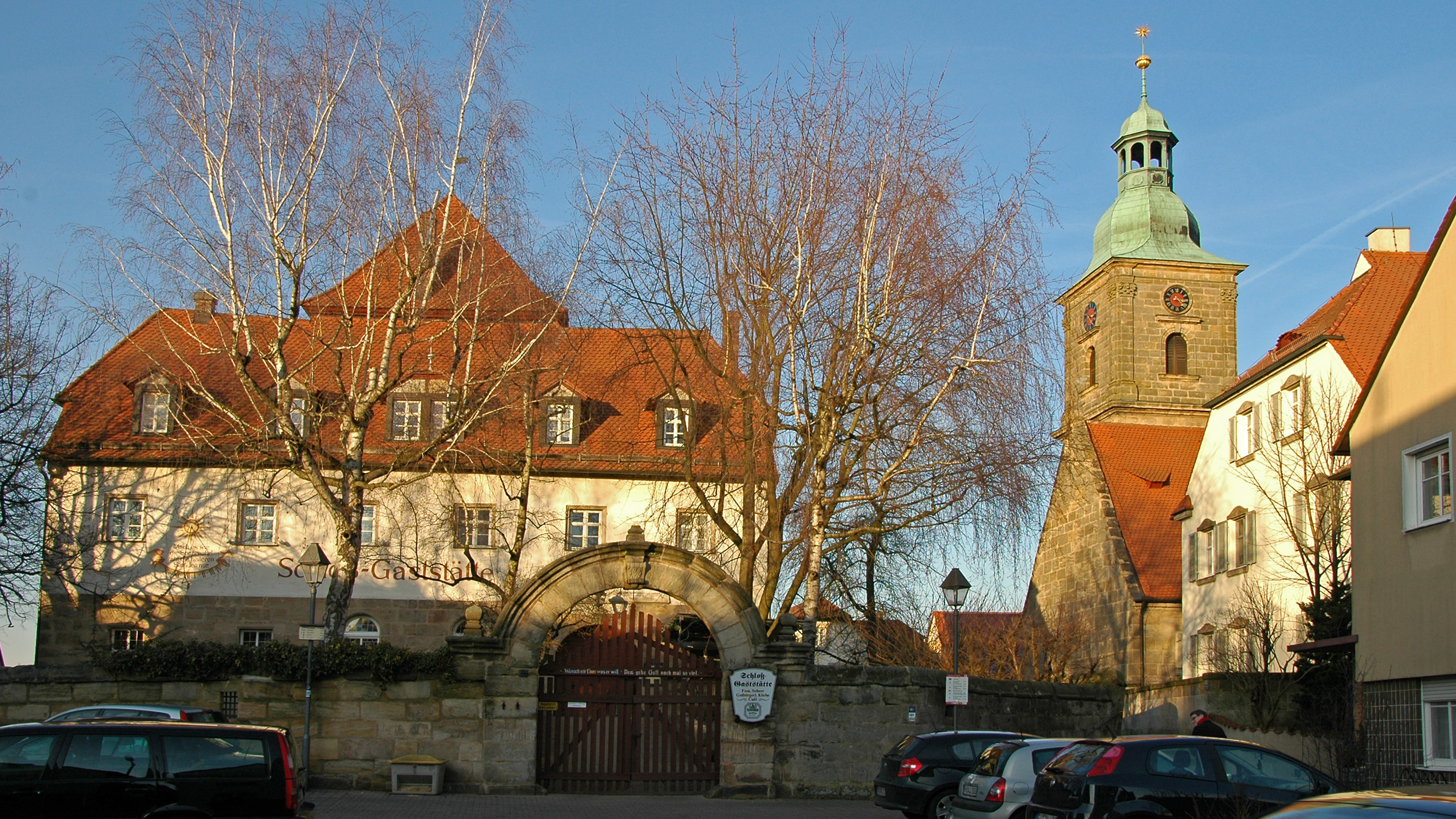 Kirche und Schloss (Foto: Petra Holzenleuchter)