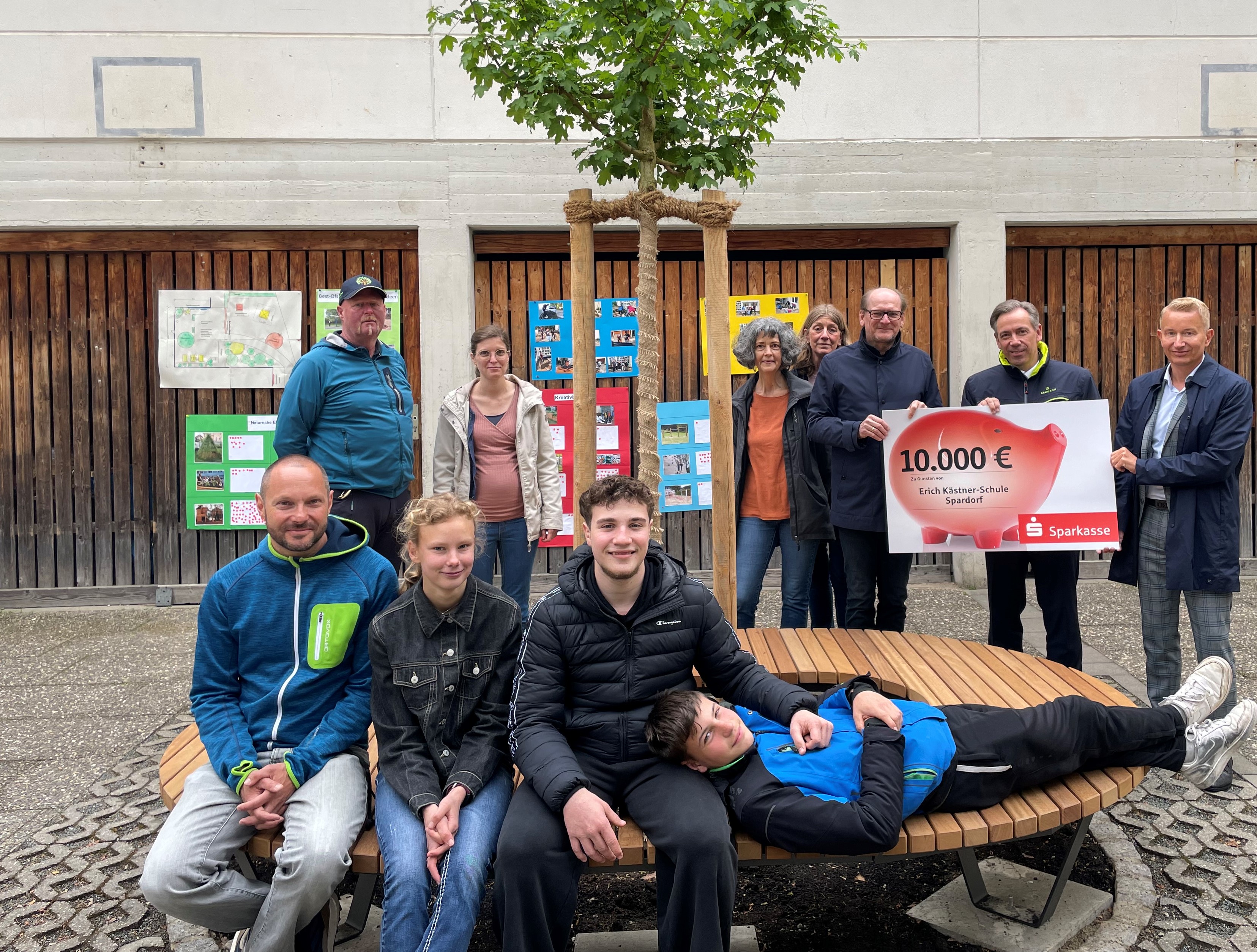 Schulhofprojekt an der Erich-Kästner-Schule in Spardorf erfolgreich um