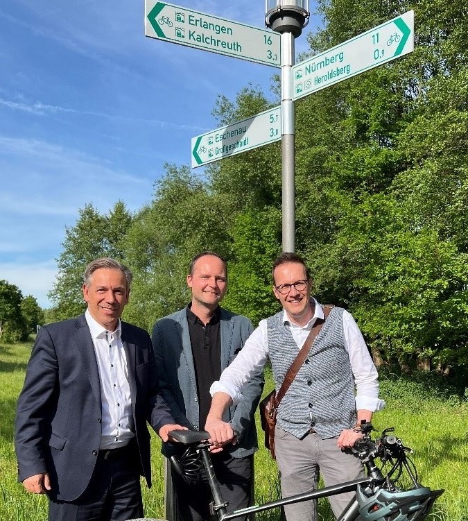 Alltagsradverkehrsnetz_Beschilderung_Foto_LRA_ERH - Kopie.jpg