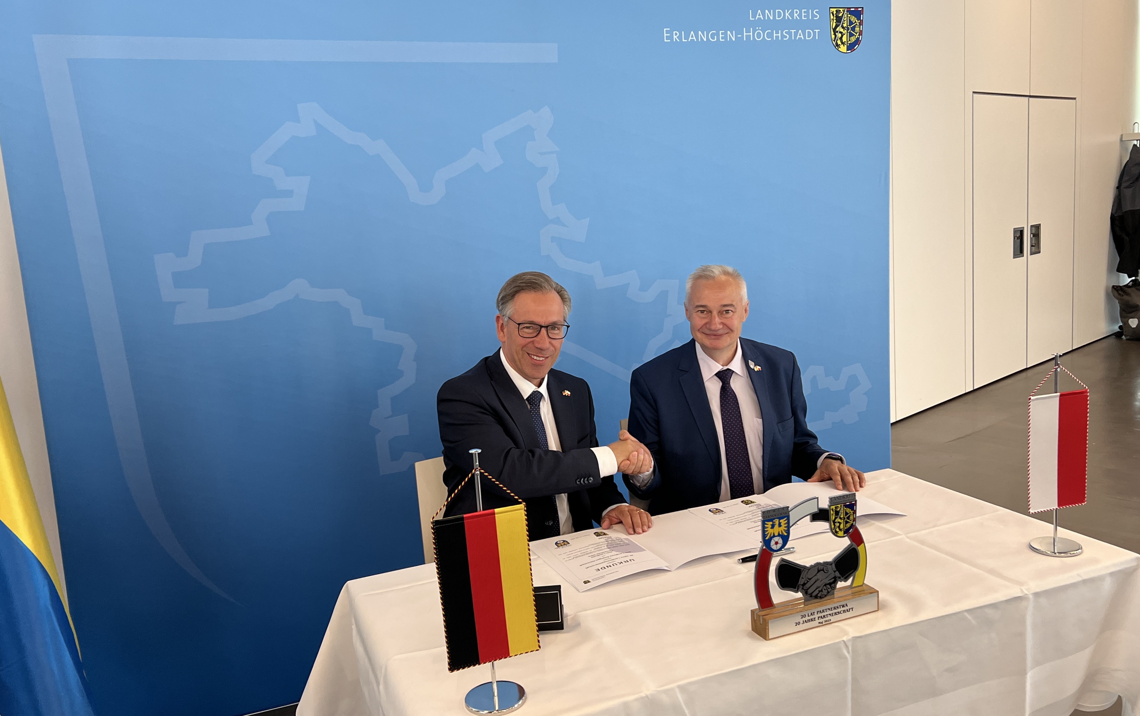 Leider haben wir keinen Alternativtext zu diesem Bild, aber wir arbeiten daran.
