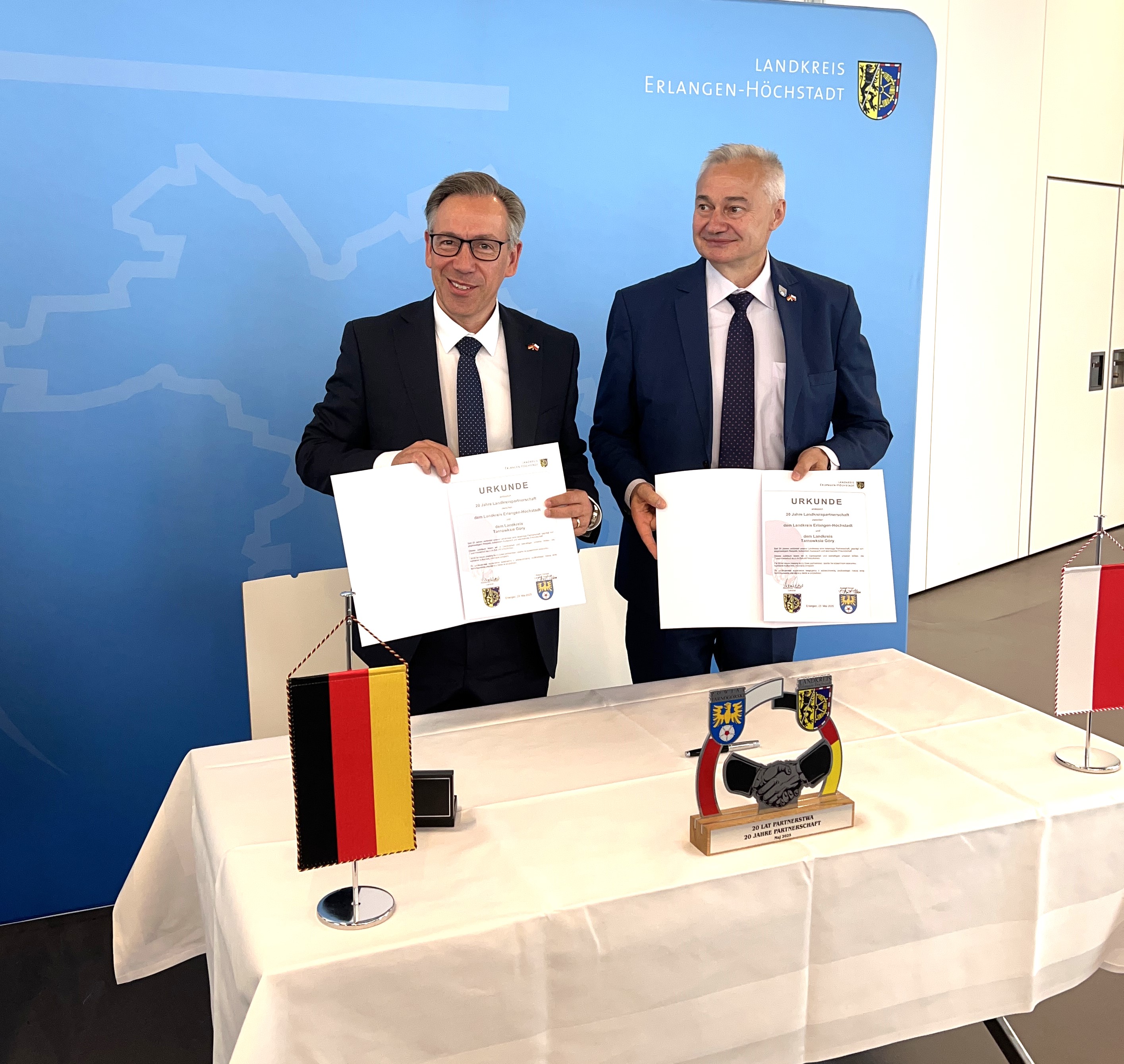 Leider haben wir keinen Alternativtext zu diesem Bild, aber wir arbeiten daran.