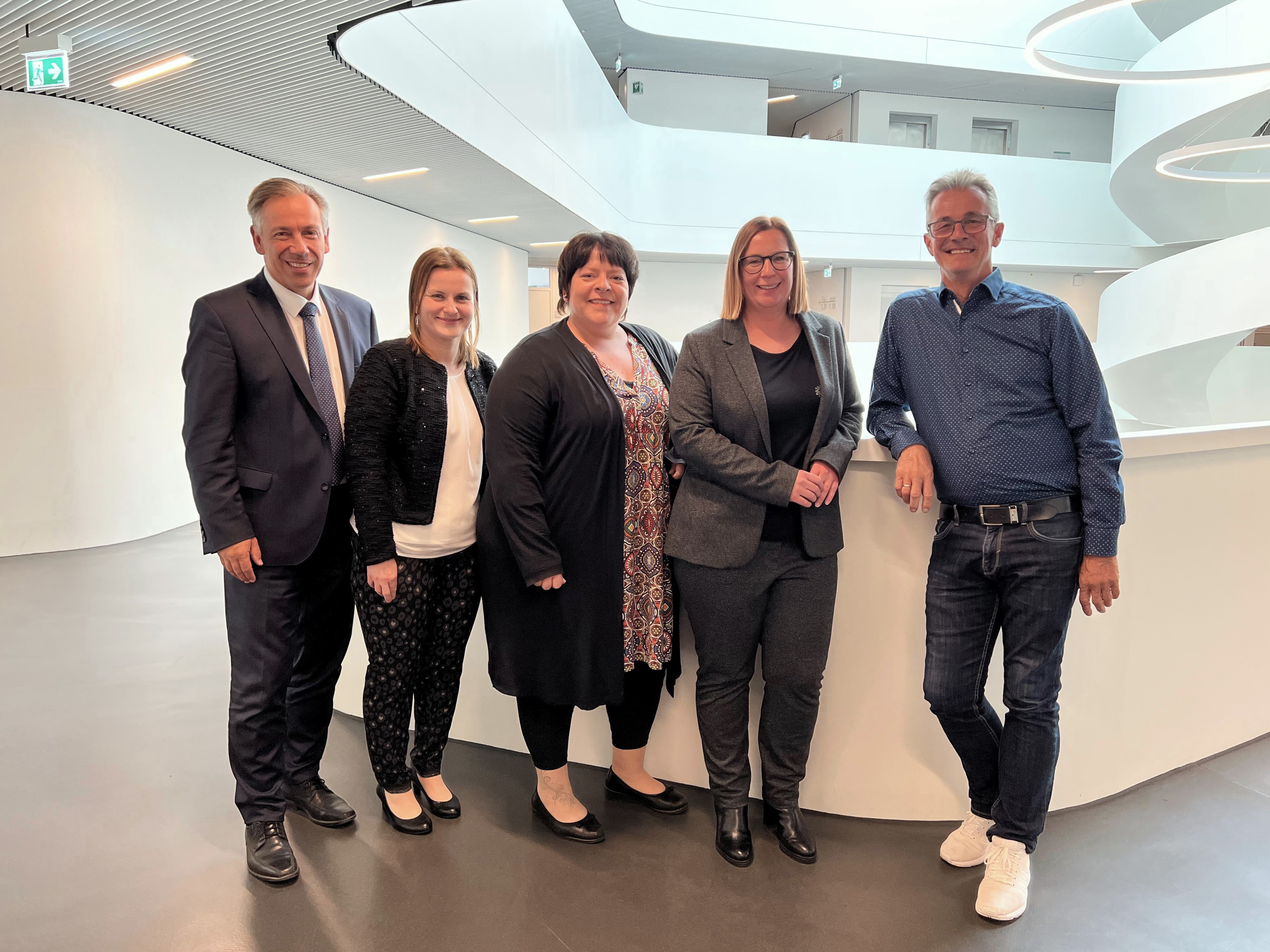 Leider haben wir keinen Alternativtext zu diesem Bild, aber wir arbeiten daran.