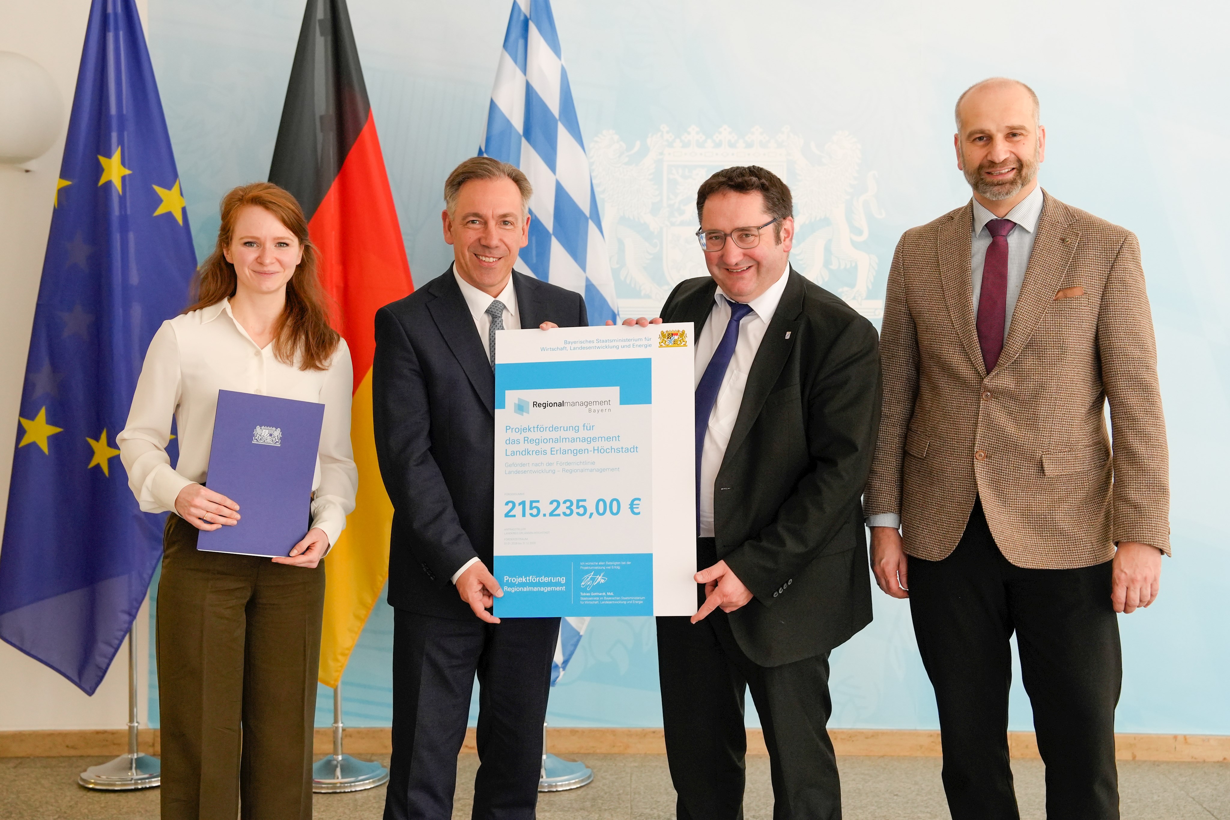 Leider haben wir keinen Alternativtext zu diesem Bild, aber wir arbeiten daran.