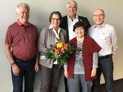 Regionalleiter der Aktivsenioren.jpg Stephan Keßler (3.v.l.) löst Barbara Wittenbreder (2.v.l.) an der Spitze der mittelfränkischen Aktivsenioren ab.