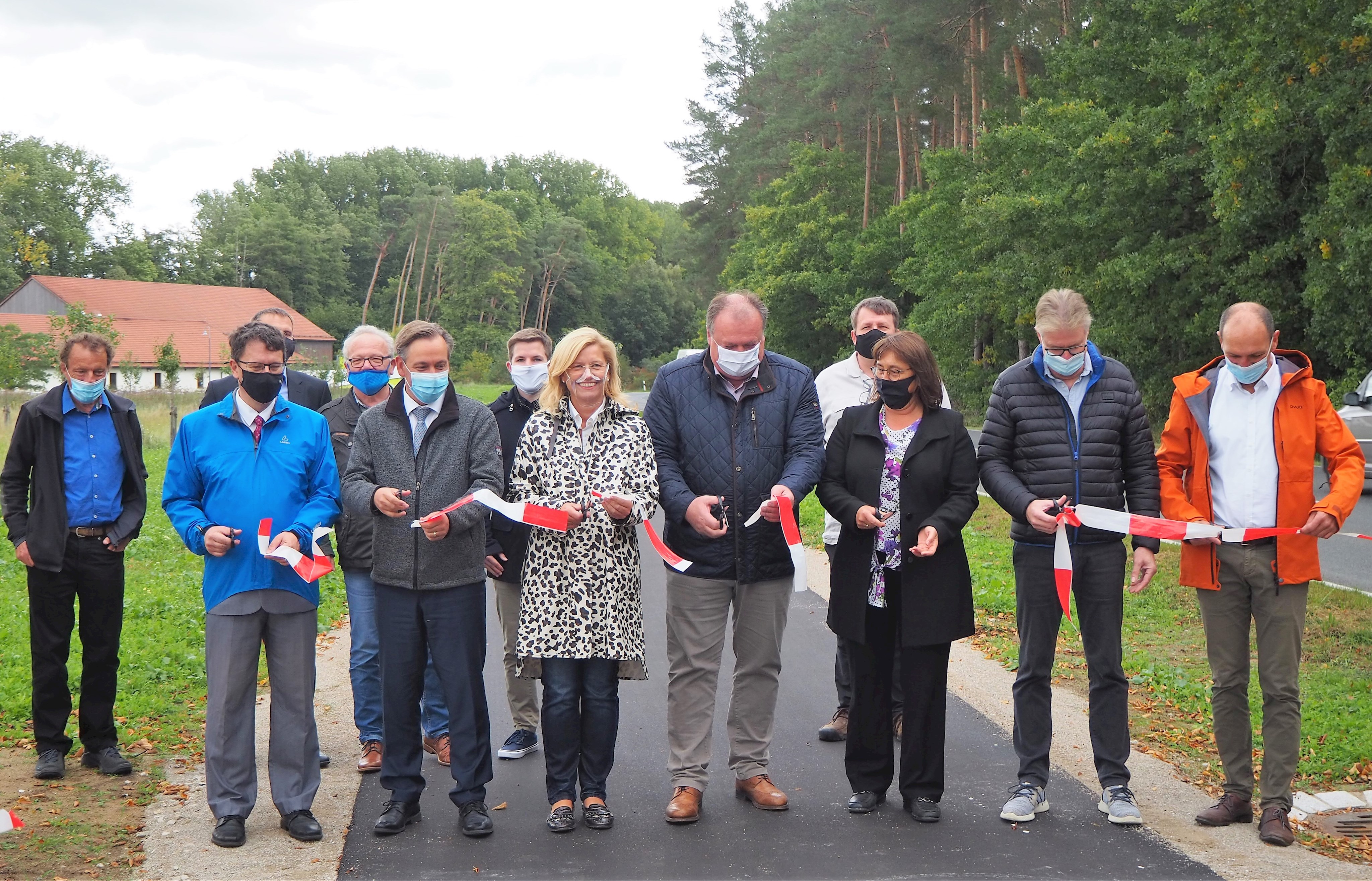 Neuer Geh- und Radweg an der ERH 33 eingeweiht